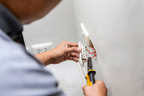 Professional Electrician in North Pembroke, MA